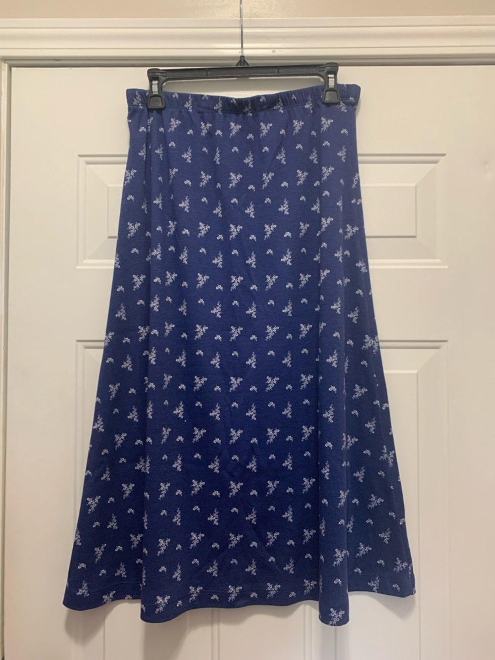 4/$10 Navy Blue Cotton Blend Floral A-Line Midi Skirt Size Medium Petite